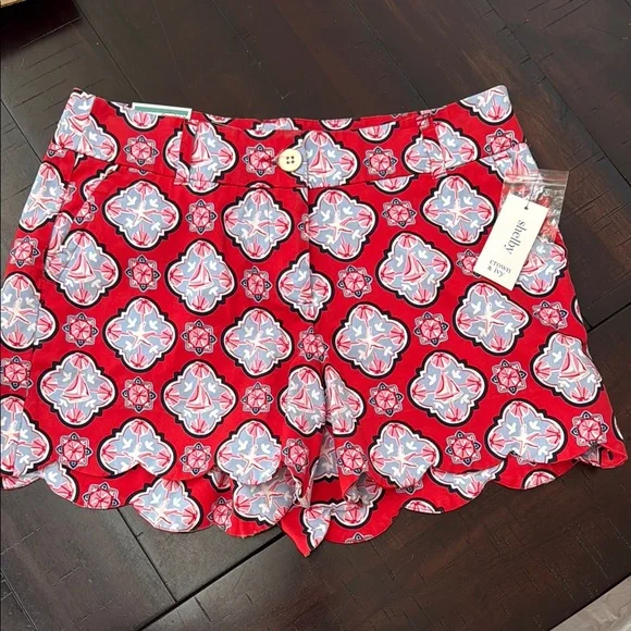 Crown & Ivy Red Scallop Shelby shorts Shorts 6 Petite NWT - Picture 1 of 5